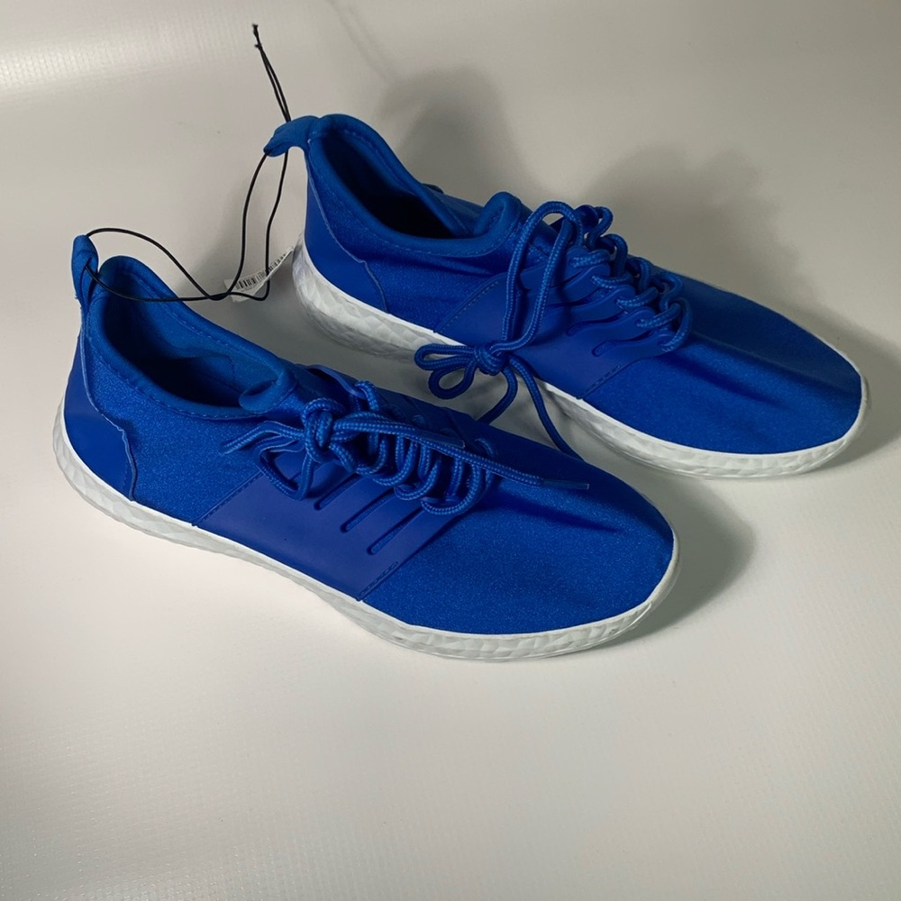 TAXI Women’s Sneakers Size 7.5 Blue